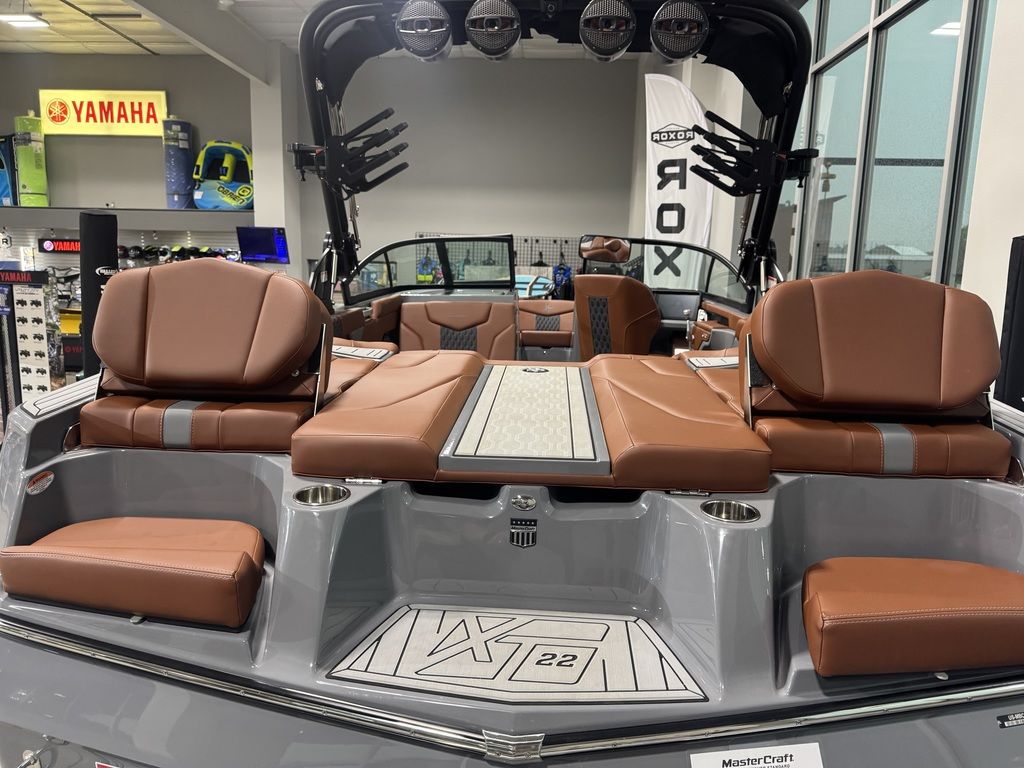 2025 MasterCraft XT22 - Image 60
