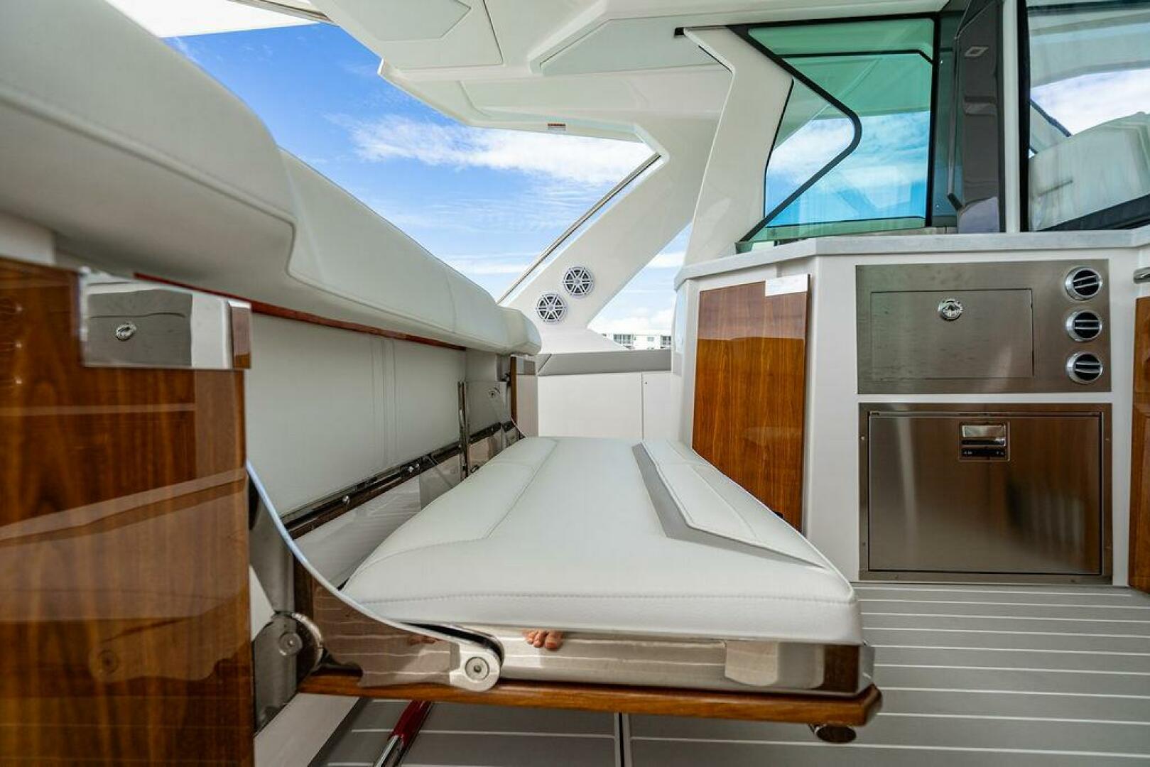 2025 Tiara Yachts 48 LS - Image 23