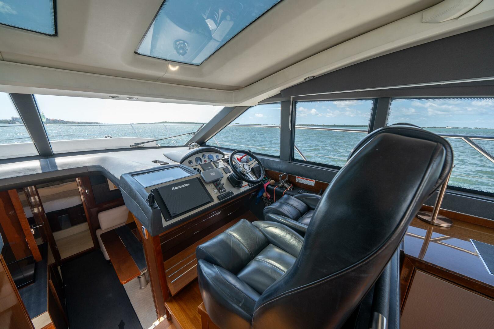 2012 Princess V52 - Image 16