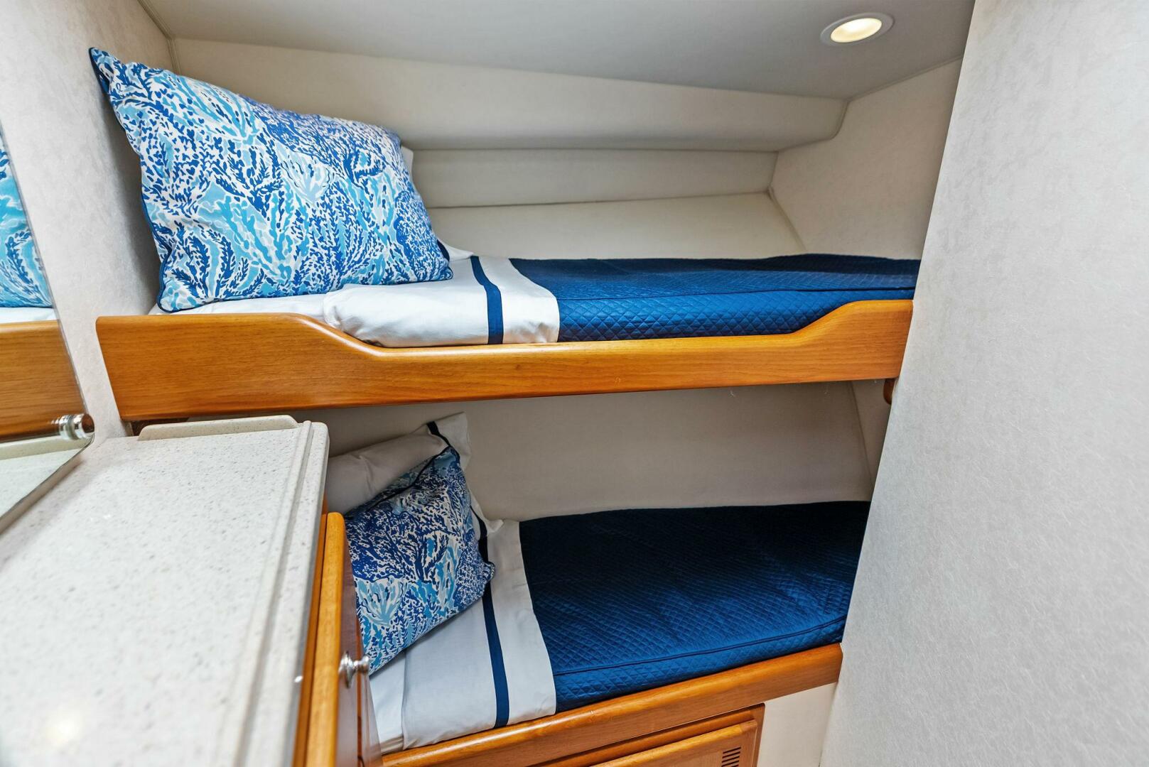 2006 Cabo 45 Express - Image 42