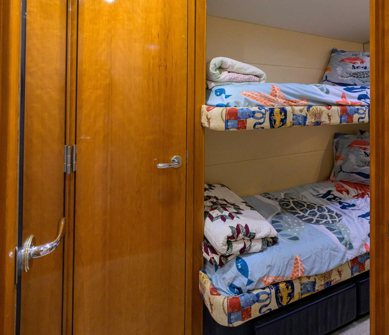 2001 Hatteras 43 Convertible Base - Image 34