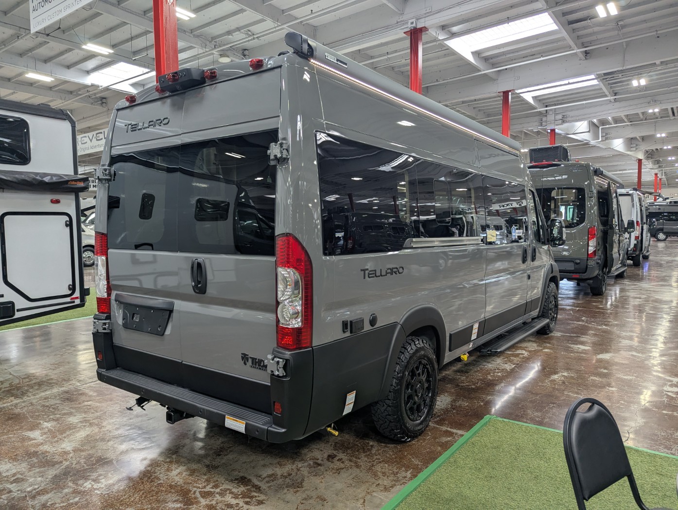 2027 Thor Motor Coach Tellaro 20L - Image 10