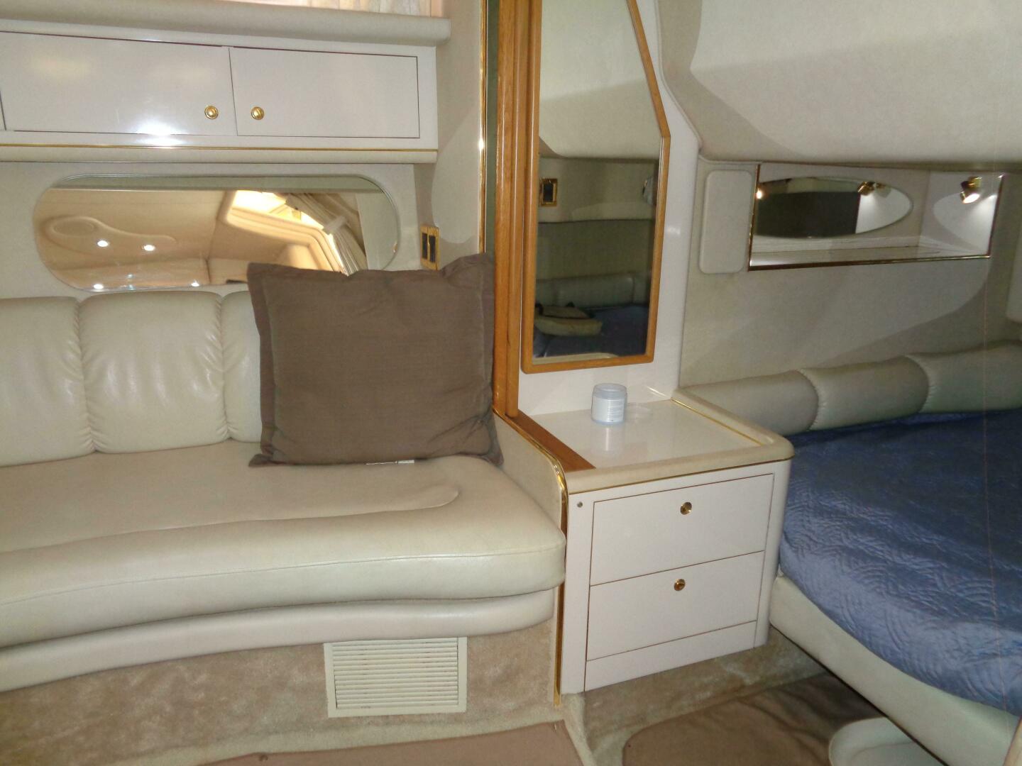 1997 Sea Ray 370 Sundancer - Image 17