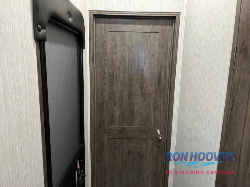2021 FOREST RIVER 379FLOK - Image 28