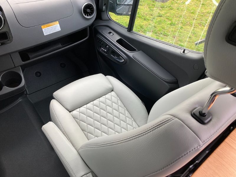 2025 27North Venture Van 170 - Image 12