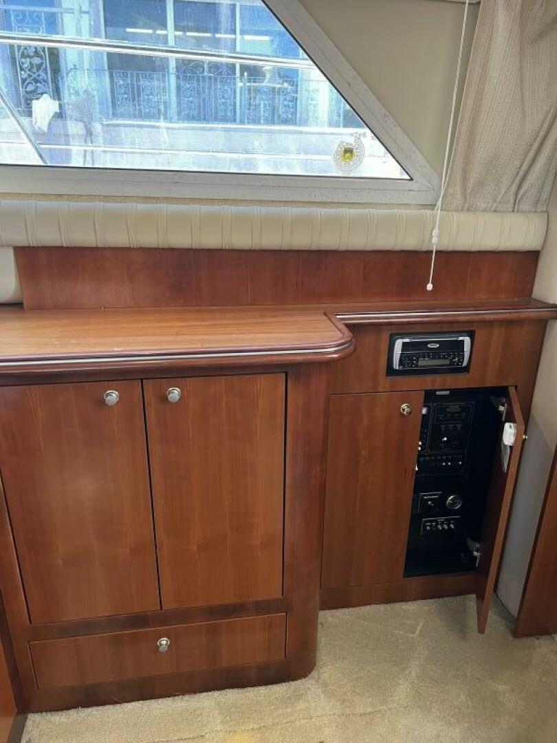 2004 Cruisers Yachts - Image 26