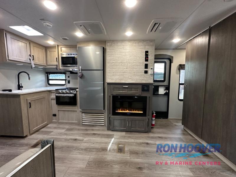 2026 COACHMEN 333DORM - Image 23