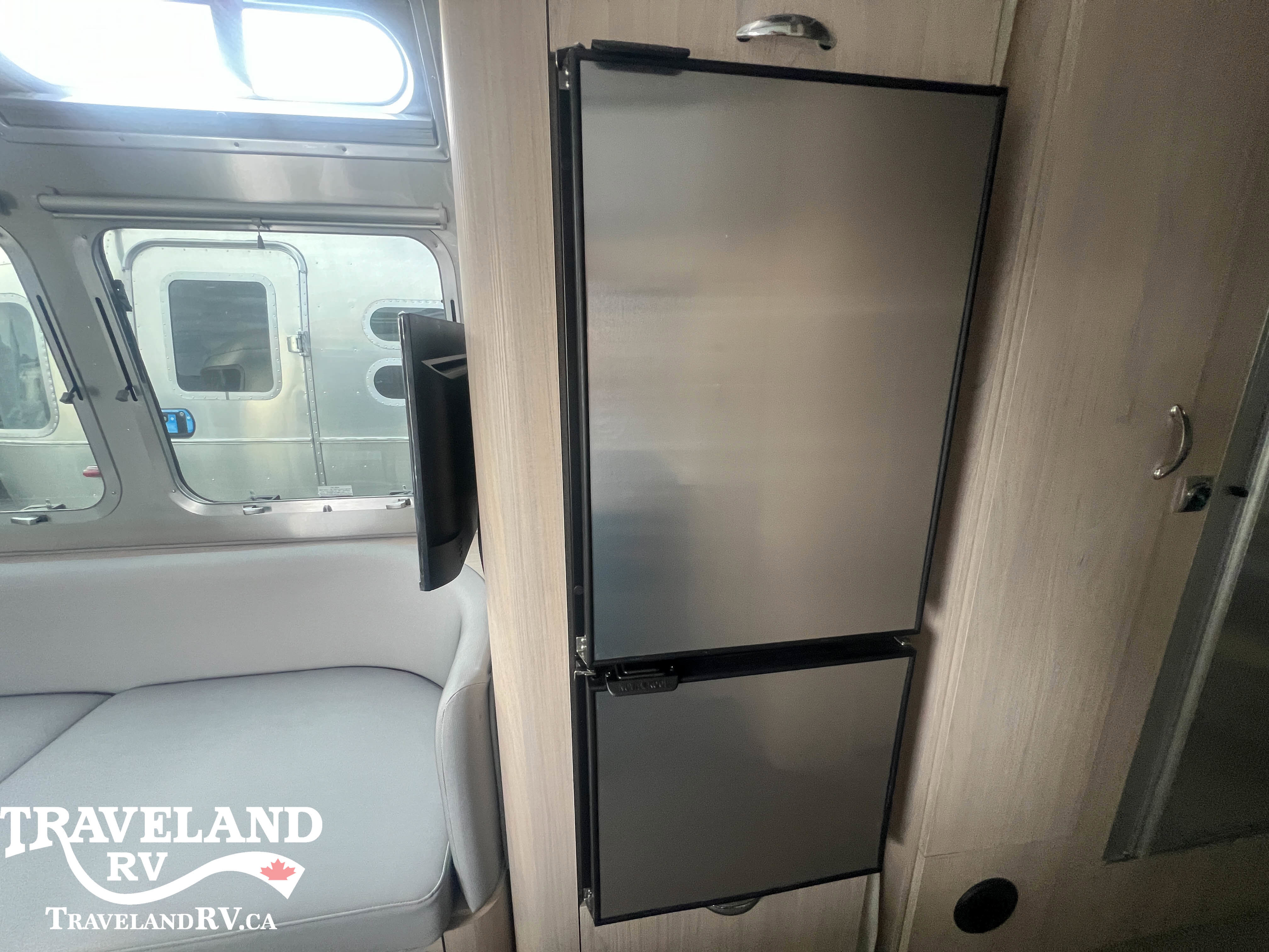 2025 Airstream Globetrotter 25FB - Image 18