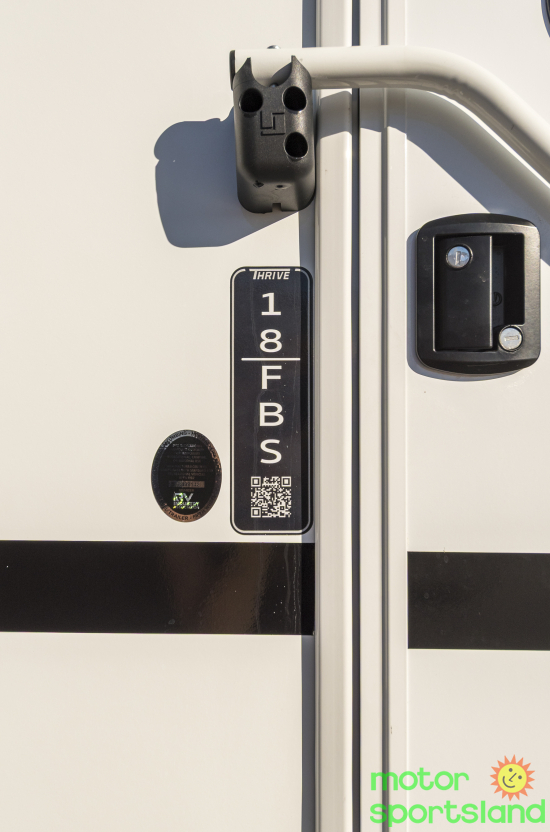 2026 Winnebago Thrive 18FBS - Image 12