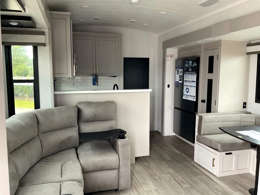 2027 JAYCO NORTH POINT 391TBBH - Image 7