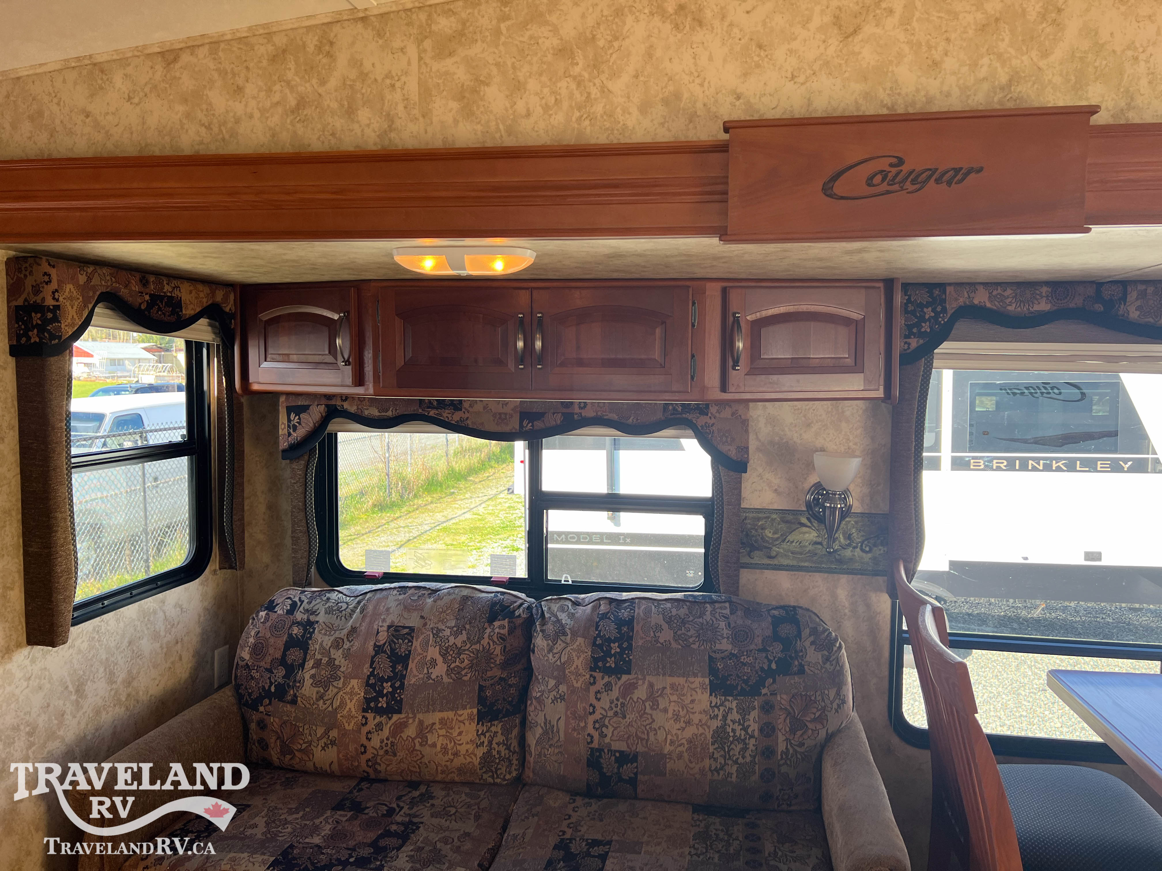 2011 Keystone Cougar 318SAB - Image 21