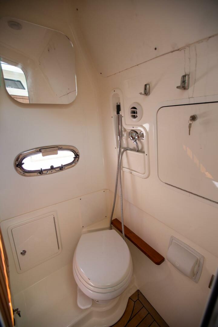 2023 Boston Whaler 380 Outrage - Image 15