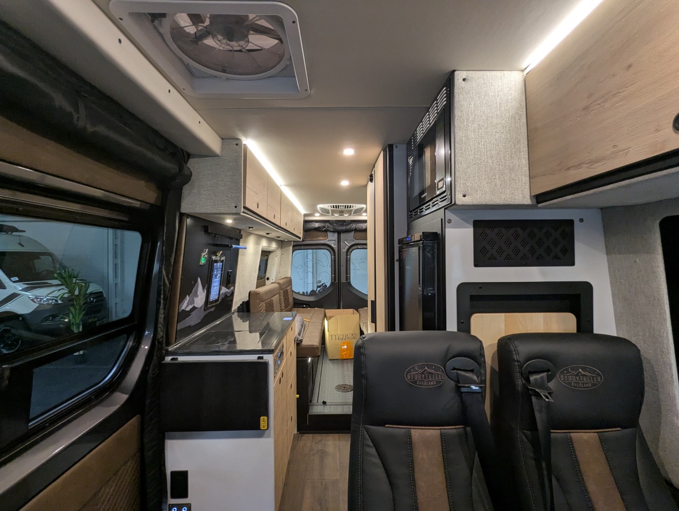 2027 Storyteller Overland TOUR MODE XL - Image 18