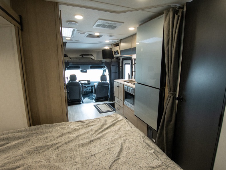 2025 Forest River Sunseeker 2400BDS - Image 14