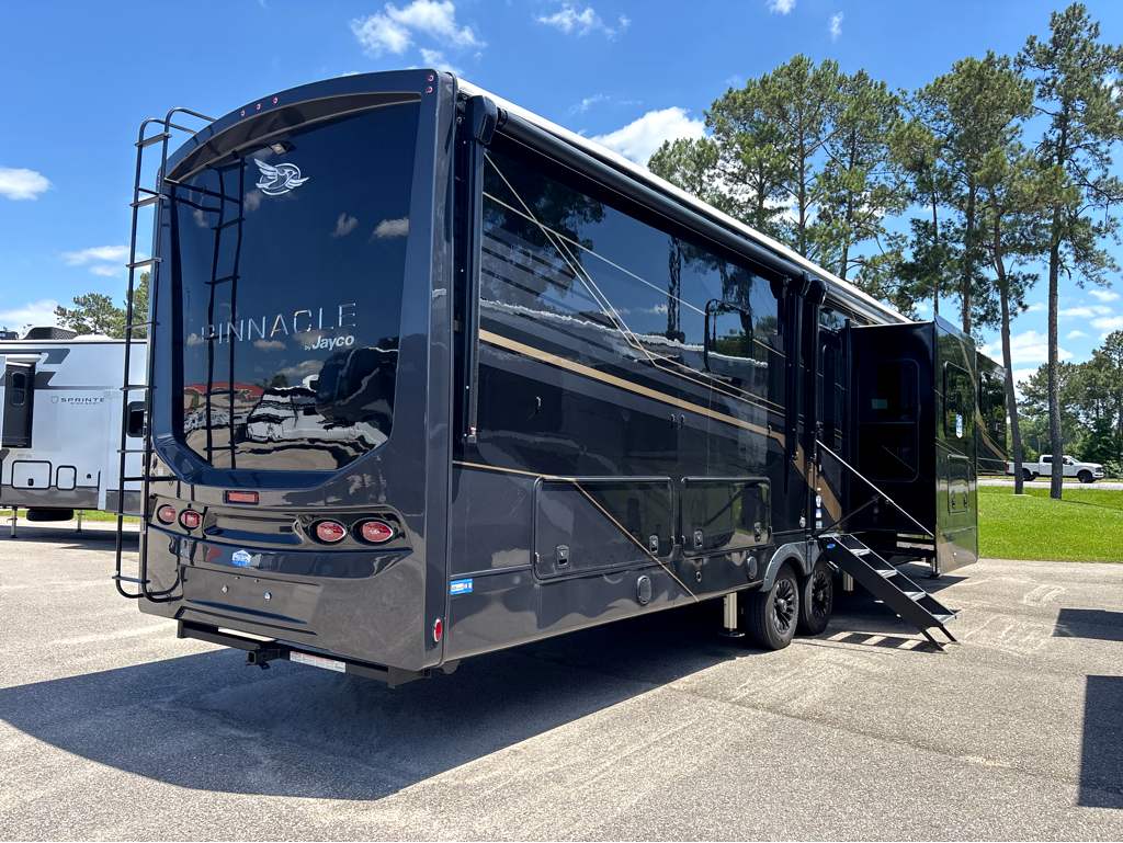 2026 JAYCO PINNACLE 39FLOK - Image 6