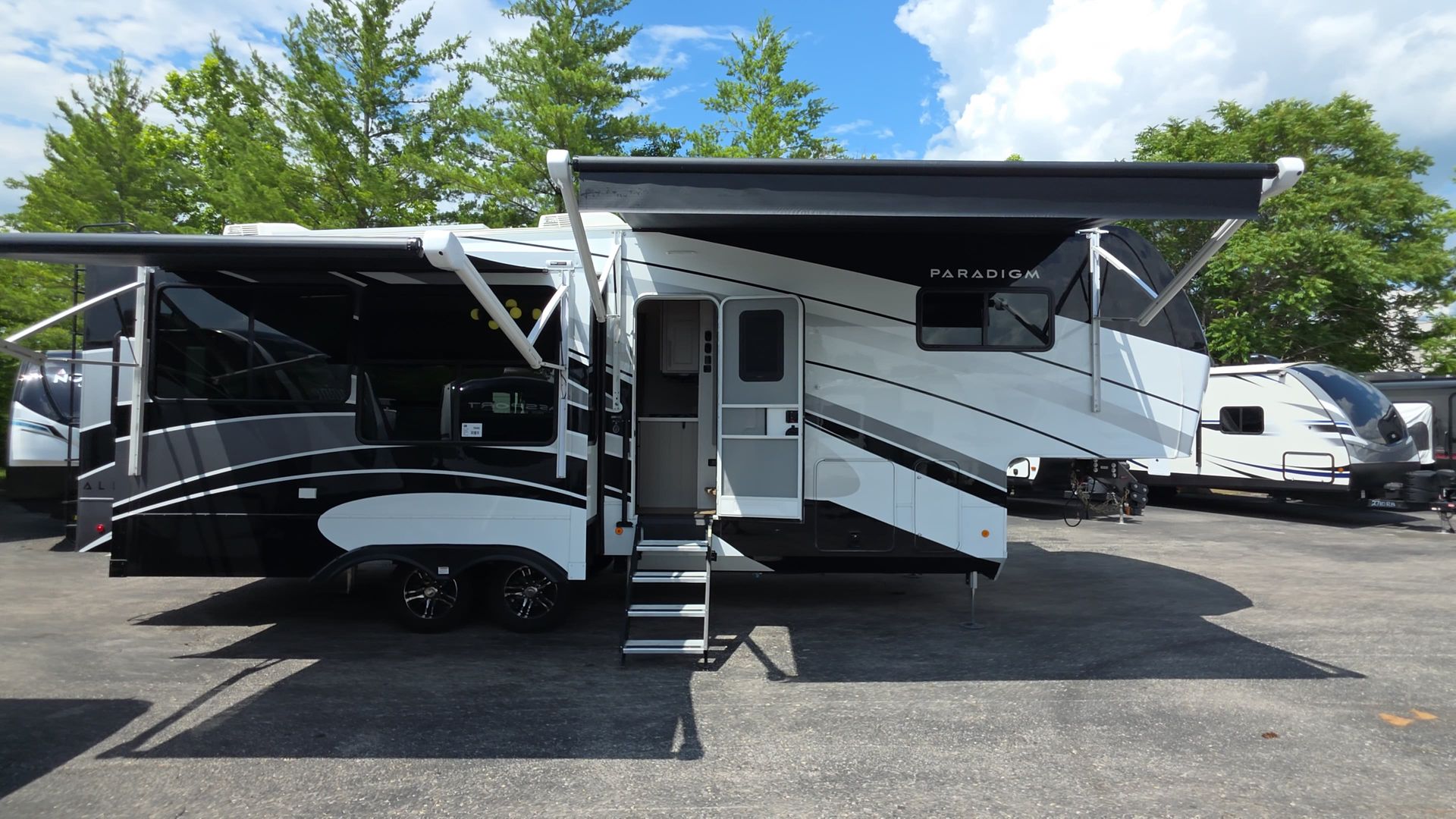 2025 Alliance Rv Paradigm 295mk
