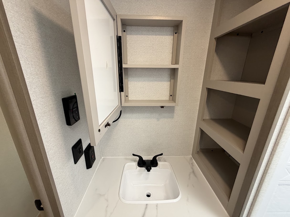 2027 JAYCO JAY FLIGHT 333BTS - Image 41