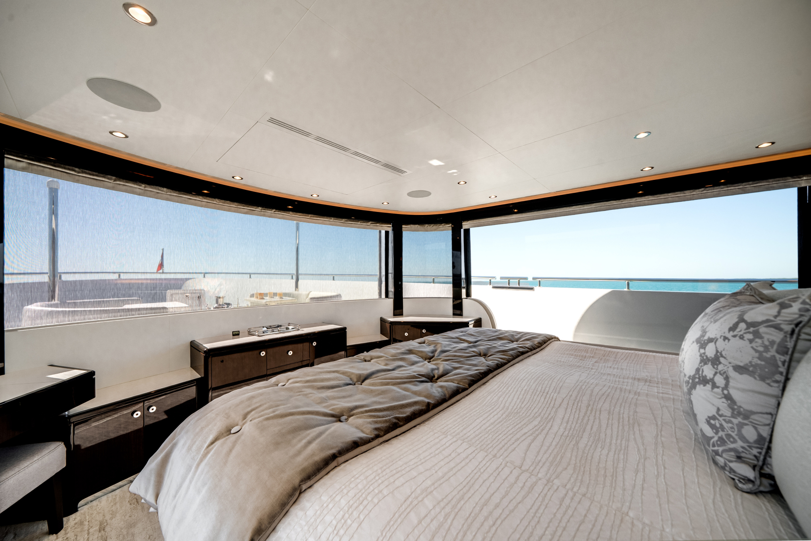 2022 Ocean Alexander 37L - Image 47