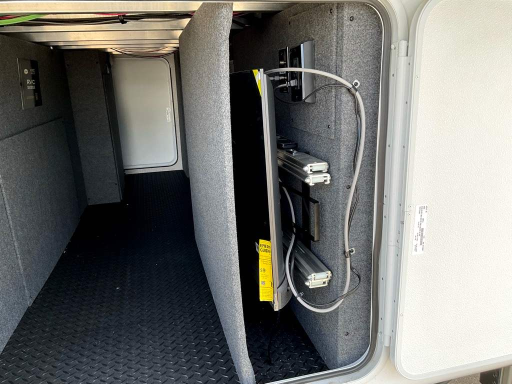 2025 JAYCO PINNACLE 38 FLGS - Image 34