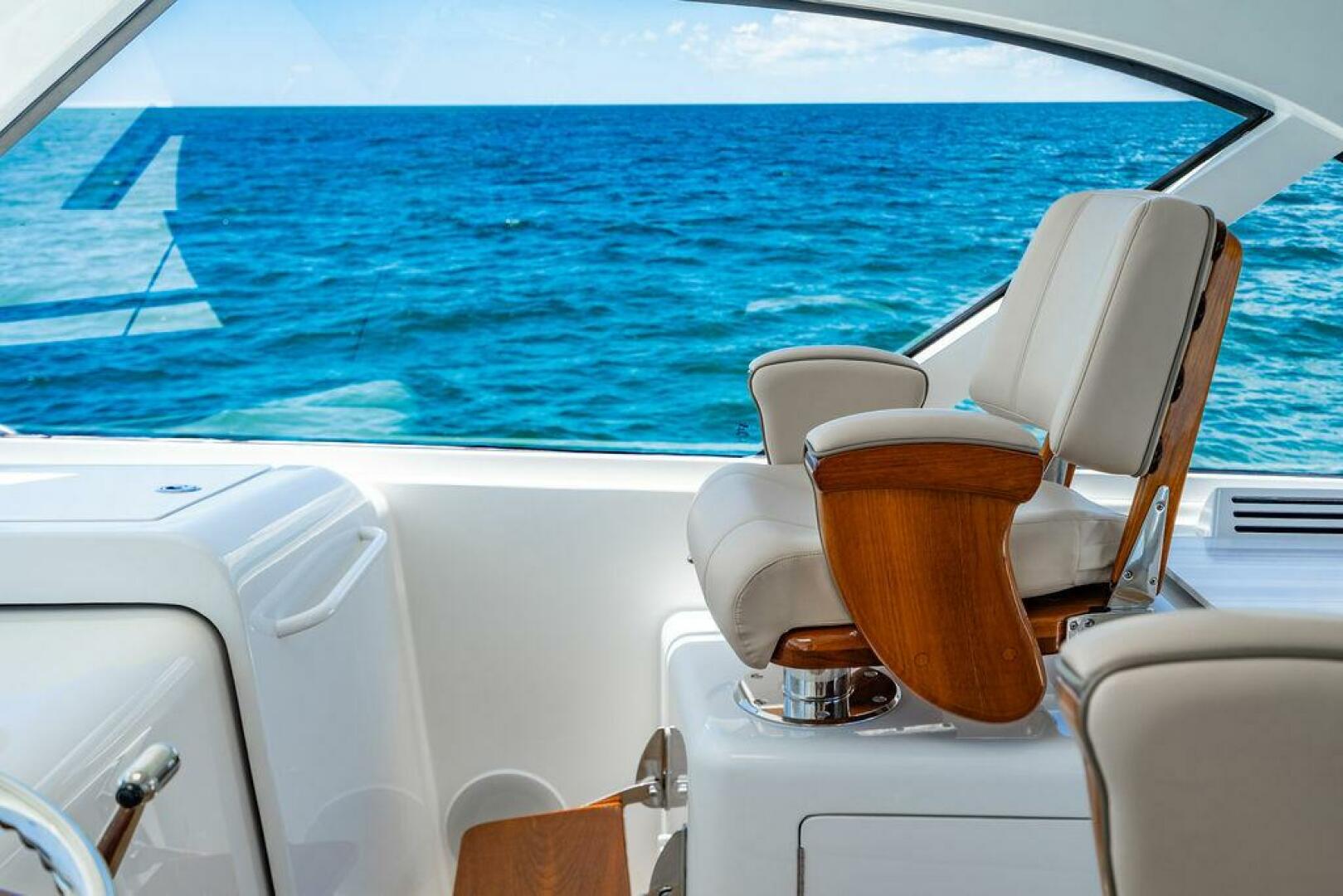 2023 Hatteras GT45X - Image 29