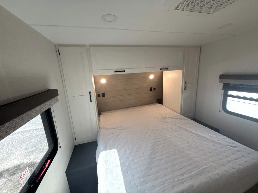 2027 VENTURE RV SIENNA 271VBH - Image 28