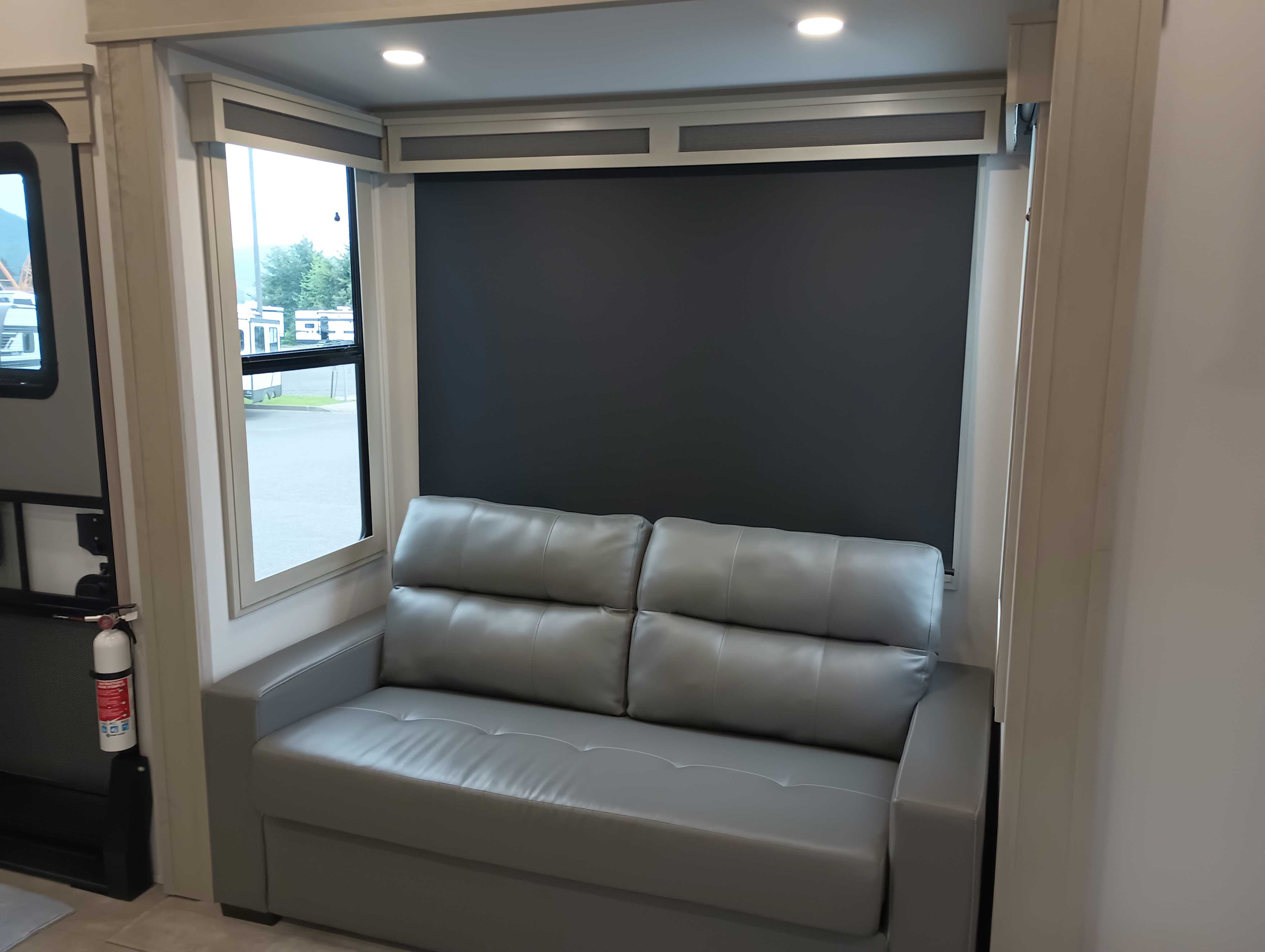 2025 Grand Design Solitude 390RK - Image 15