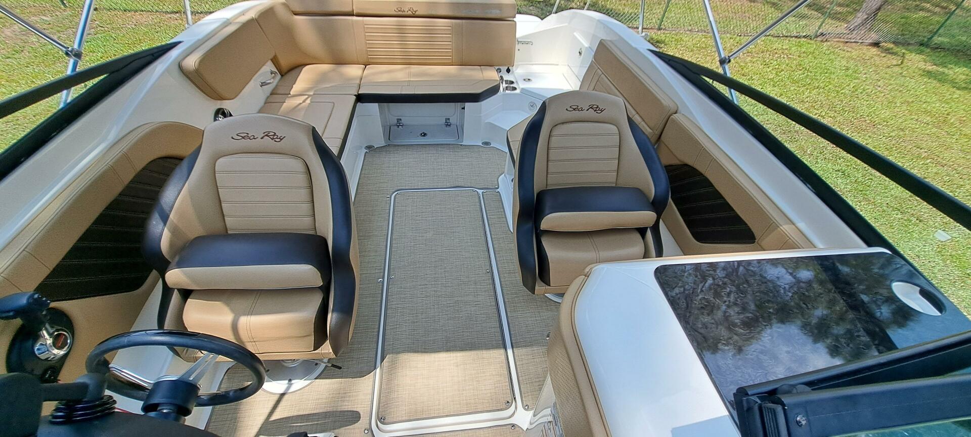 2019 Sea Ray SPX 230 OB - Image 15