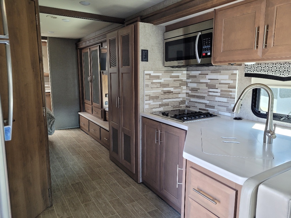 2022 Thor Motor Coach Omni BT36 - Image 10