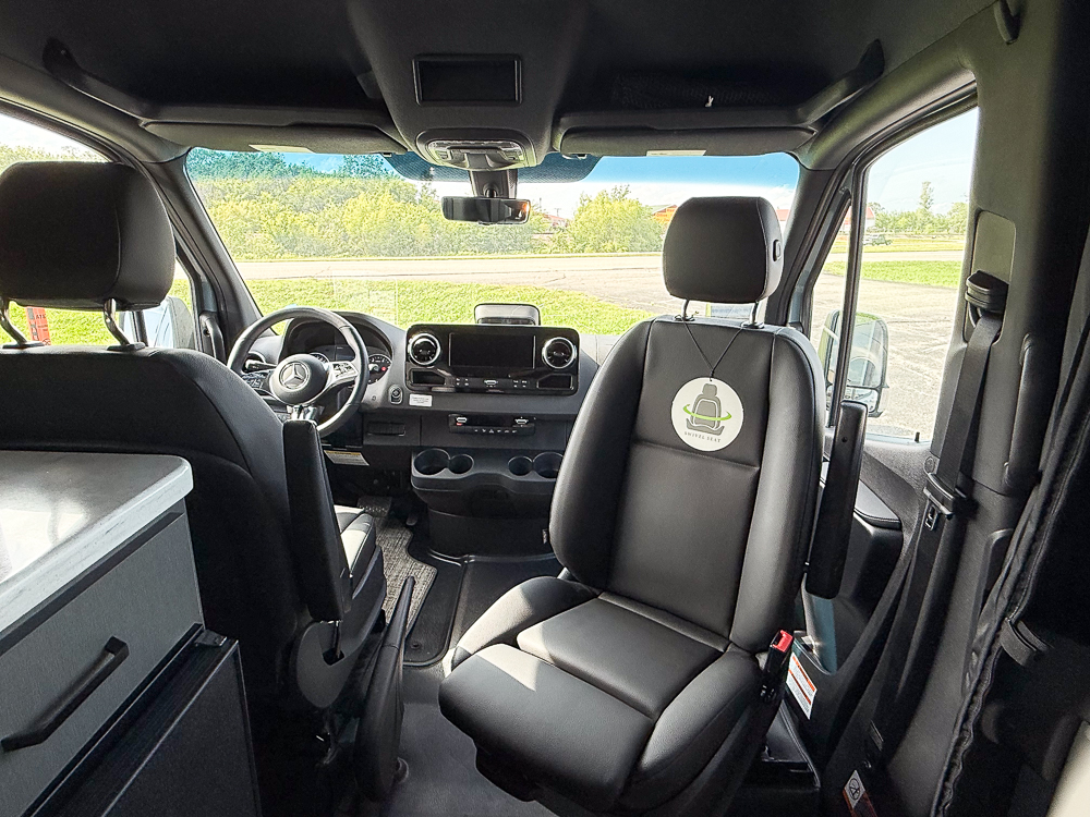 2025 THOR MOTORCOACH 19A - Image 21