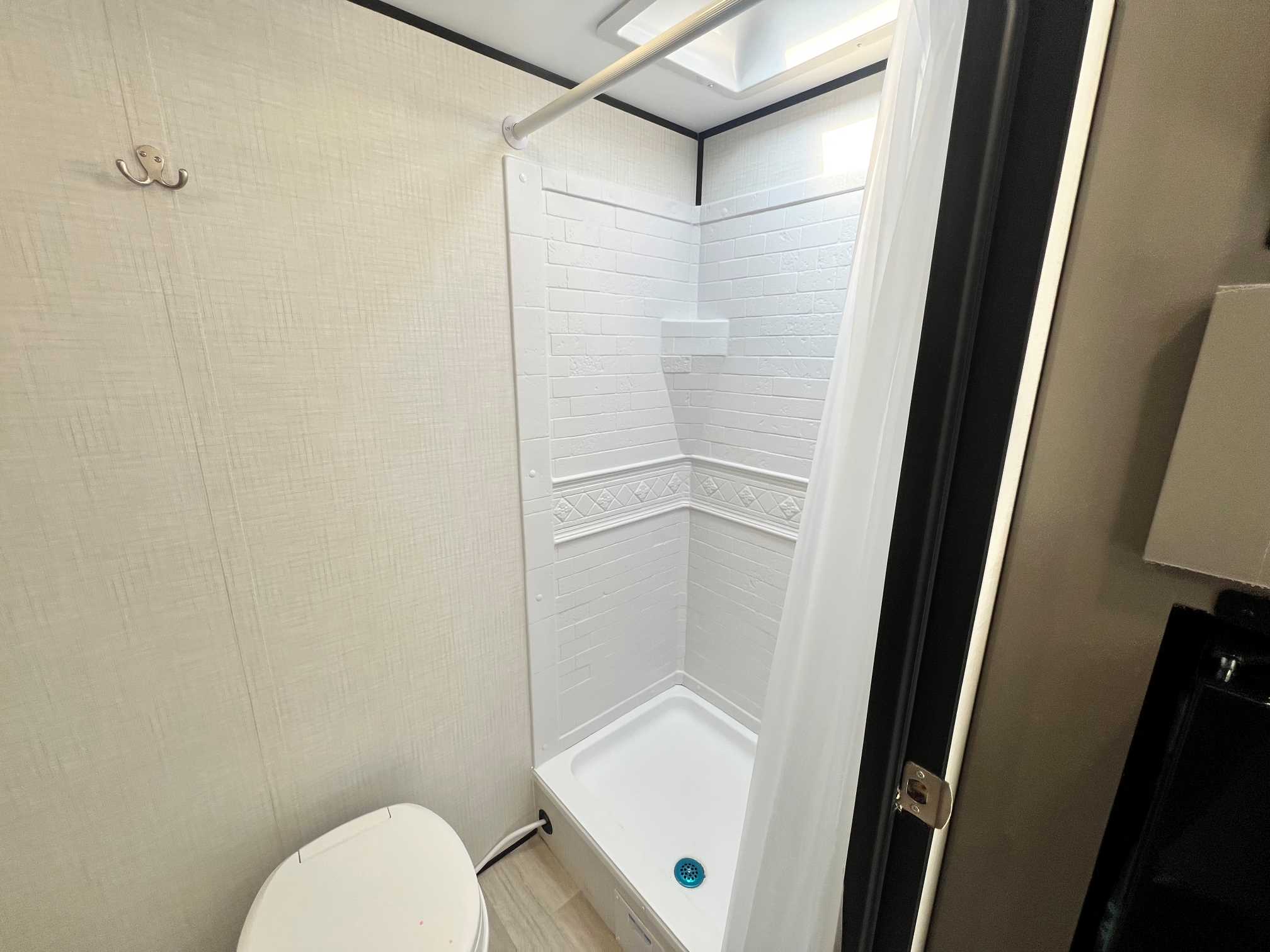 2027 Keystone Hideout Mini 166RB - Image 22