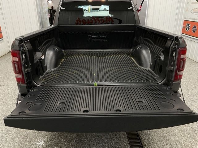 2024 Ram Ram 1500 Pickup Crew Cab Laramie 4WD - Image 9