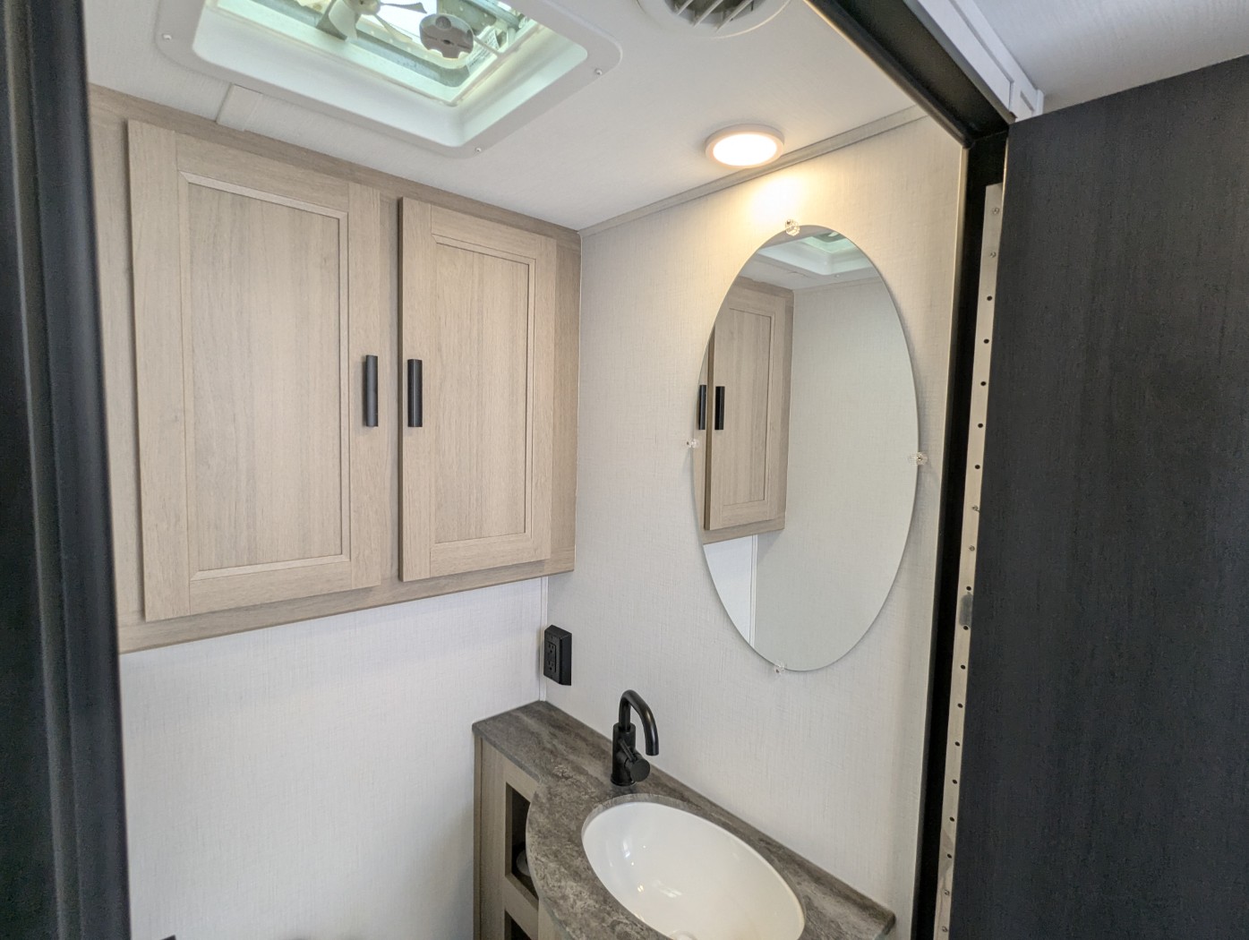 2025 Forest River Sunseeker LE 2850SLE - Image 16