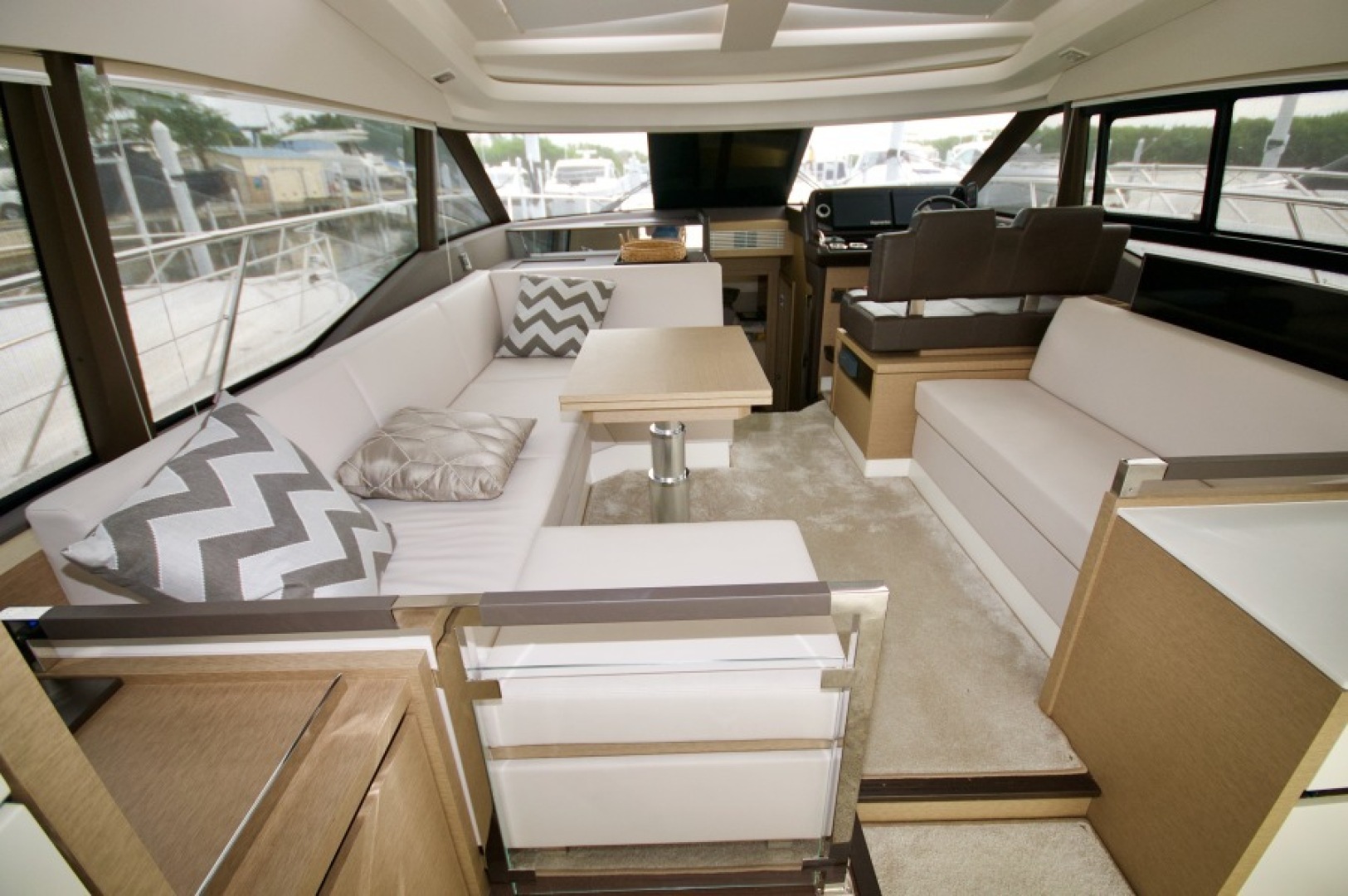 2018 Prestige 460 - Image 5