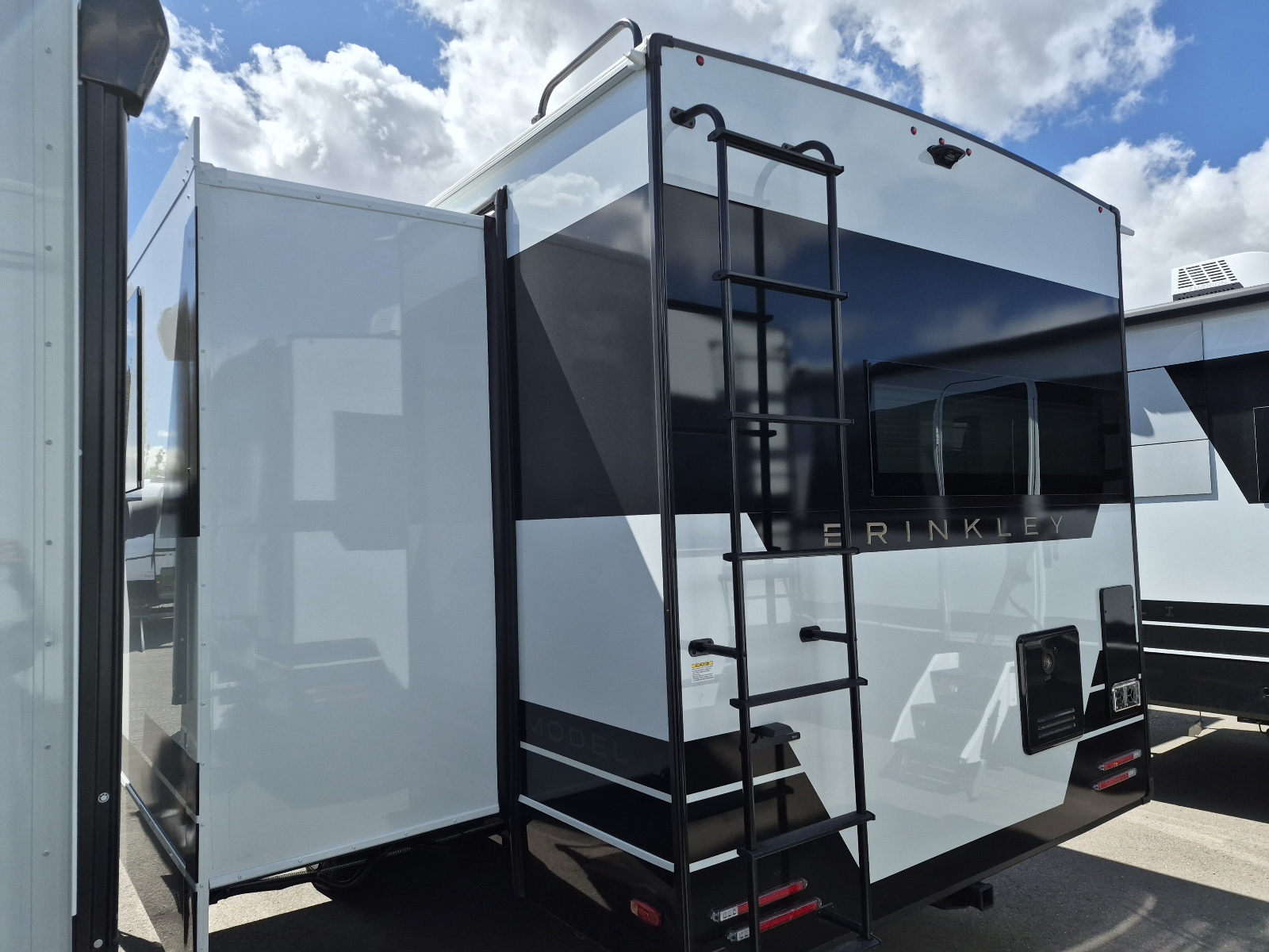 2026 Brinkley RV Model I 275 - Image 2