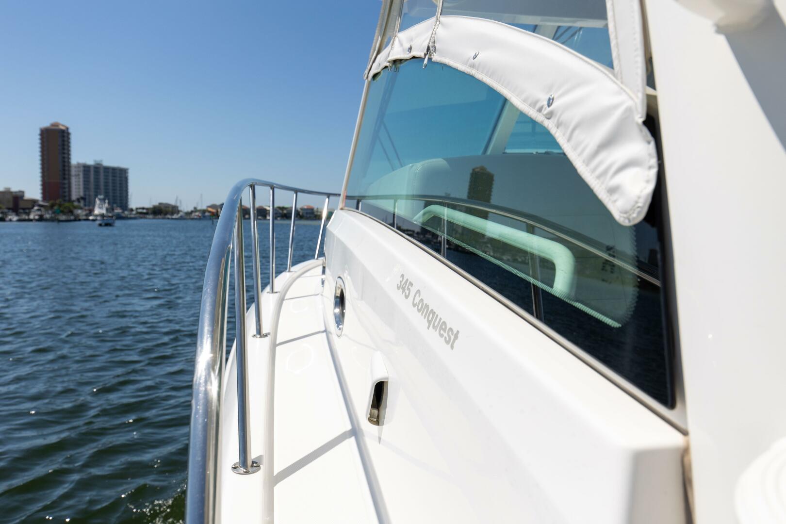 2019 Boston Whaler 345 CONQUEST - Image 28