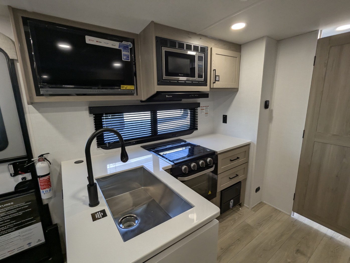 2026 Forest River Rockwood Mini Lite 2513S - Image 14