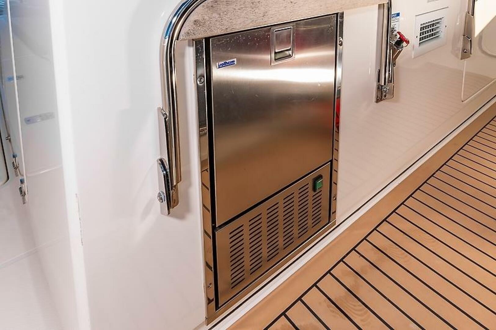2023 TIARA YACHTS TIARA YACHTS 38 LS Base - Image 13