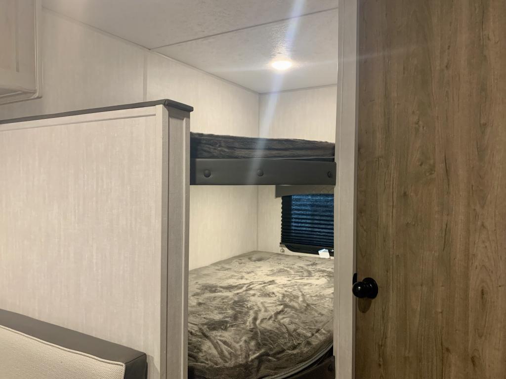 2025 COACHMEN 26BH - Image 17