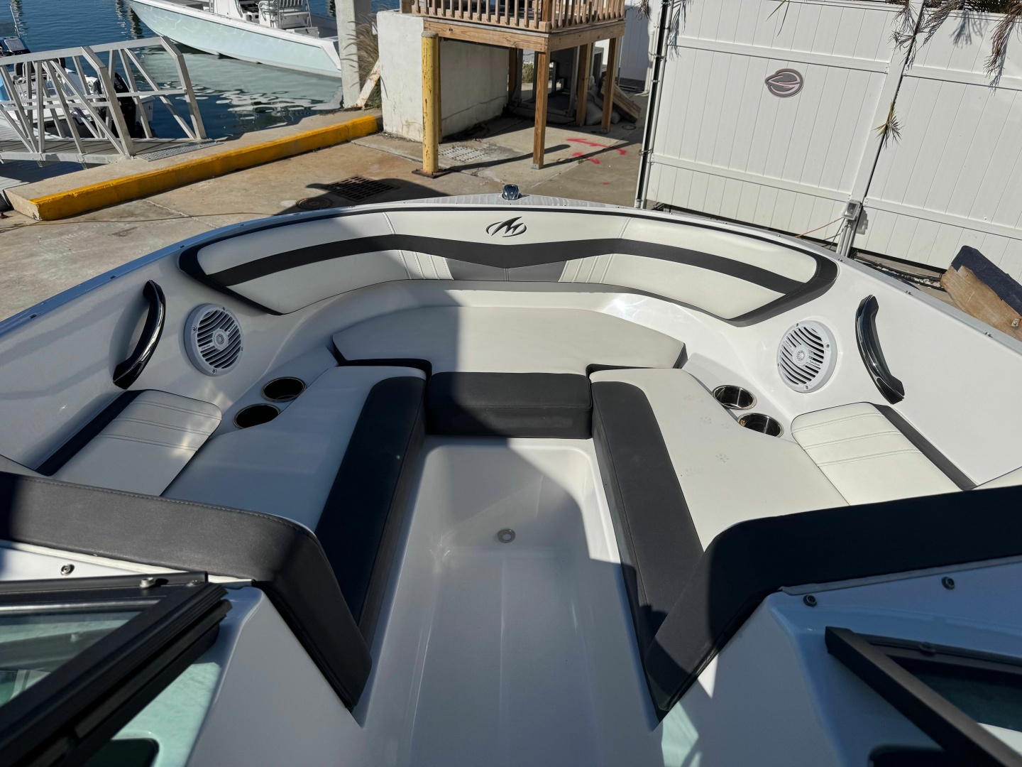 2020 Monterey M-205 - Image 24