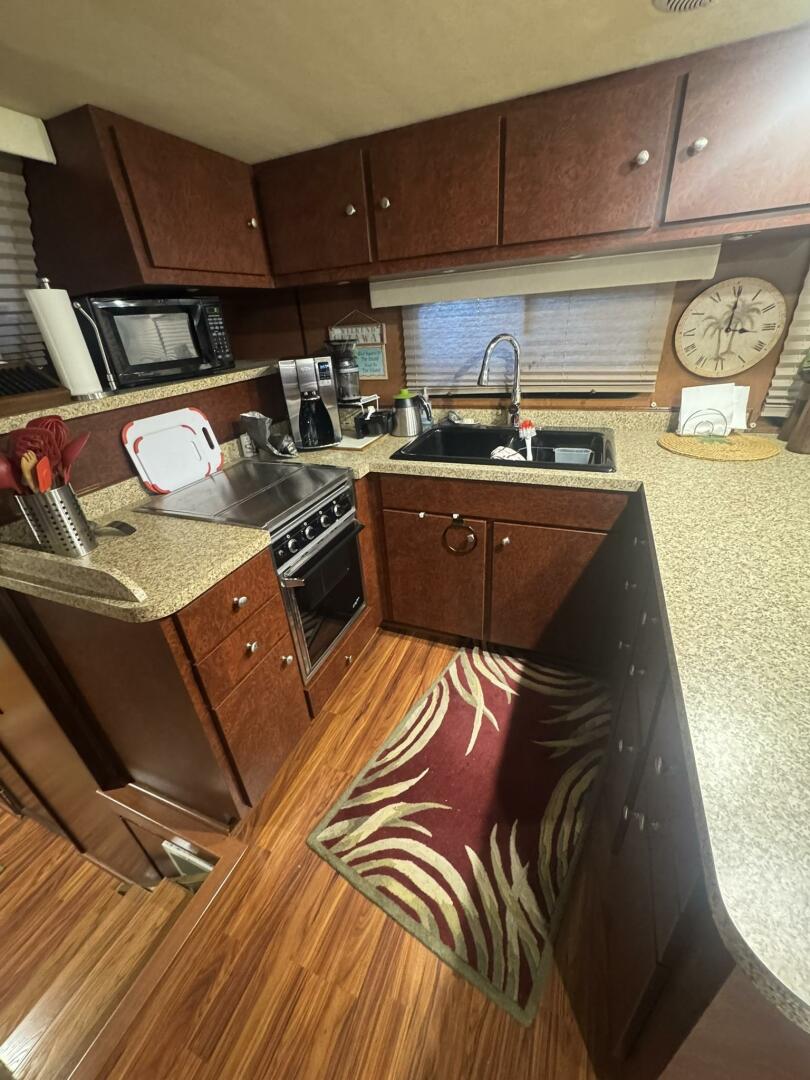 2006 Gibson 5500 Series - Image 27