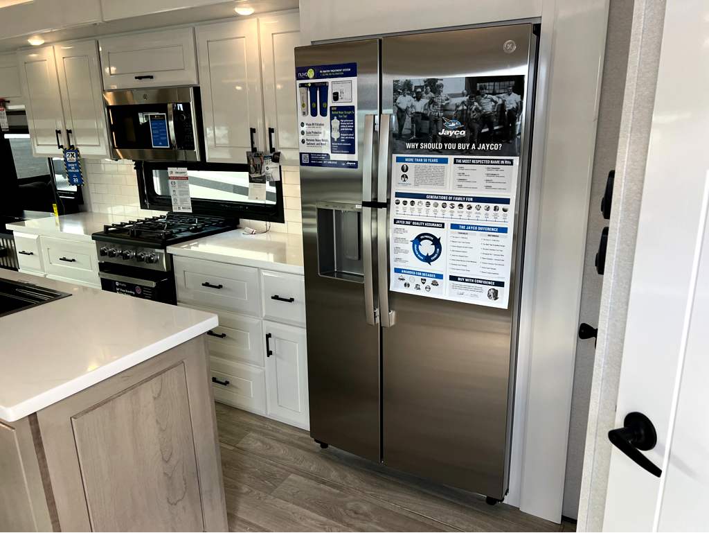 2027 JAYCO PINNACLE 39FBRL - Image 17