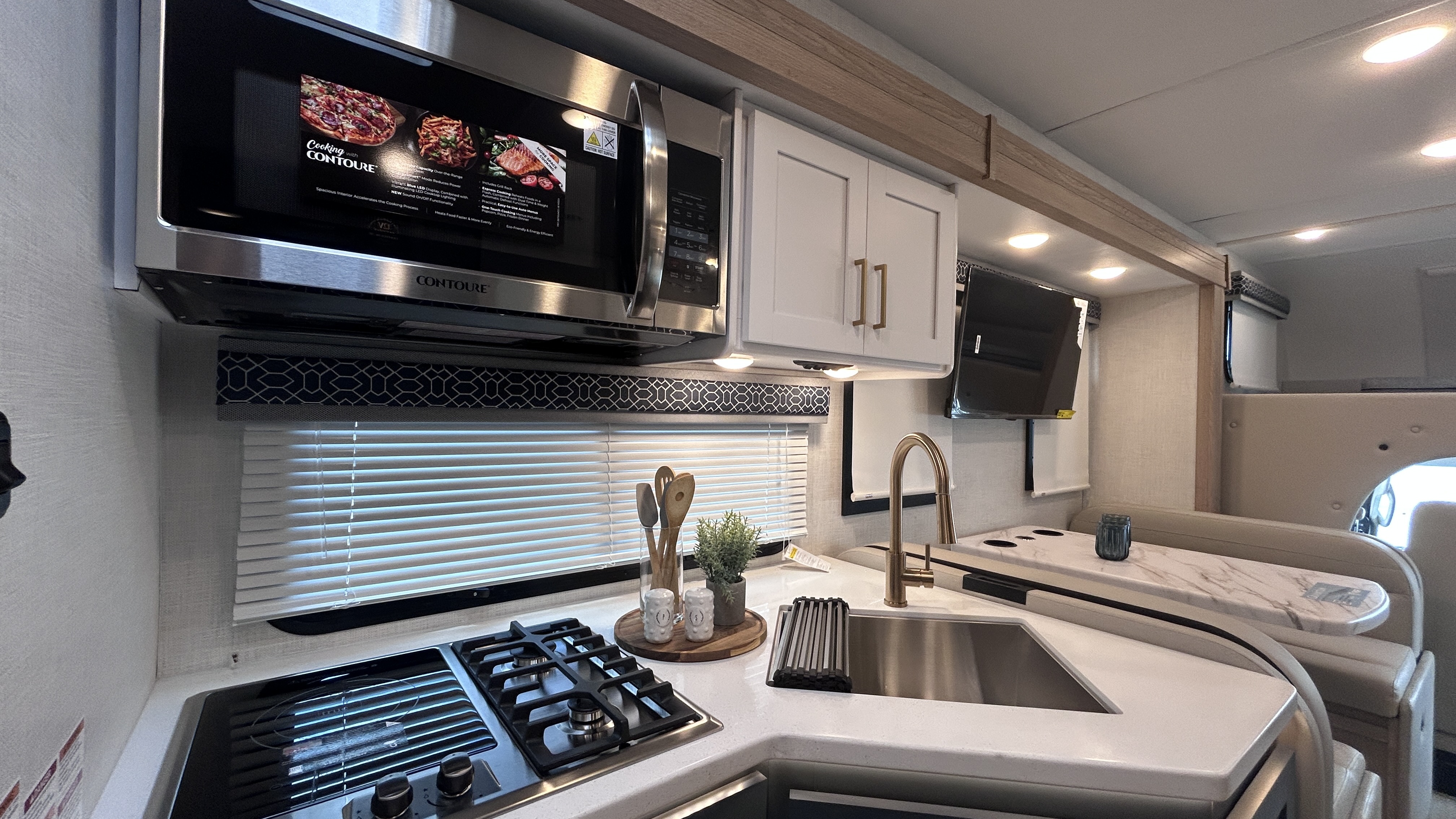 2026 Thor Motor Coach Quantum LF31 - Image 26