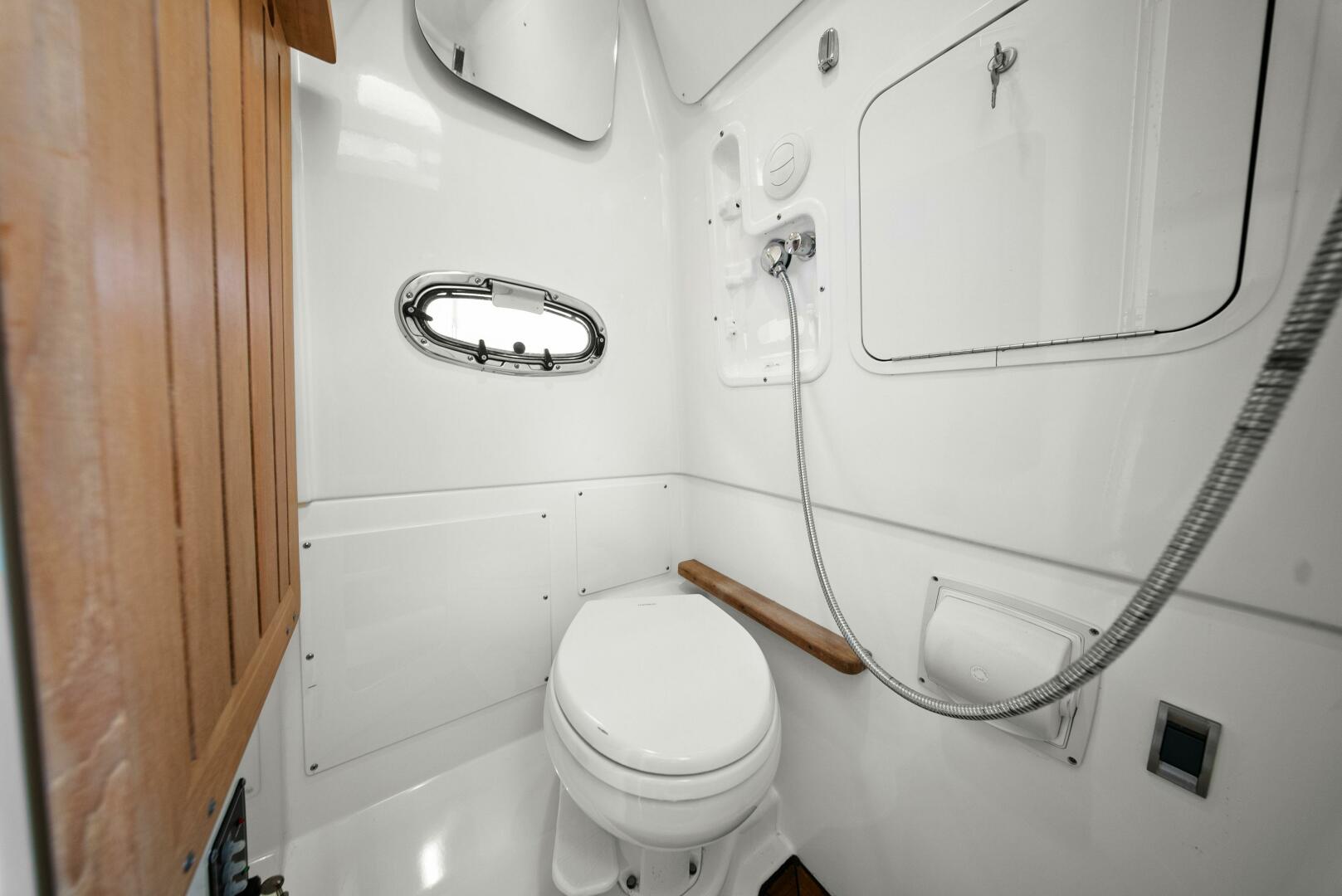 2019 Boston Whaler 380 Outrage - Image 18