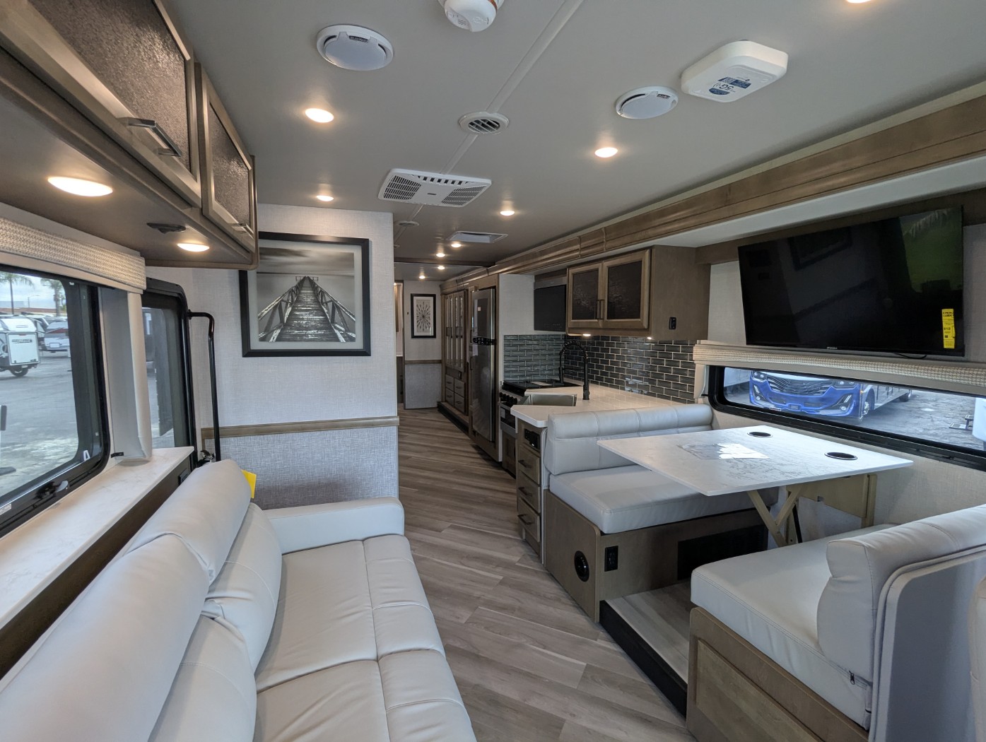 2026 Holiday Rambler Invicta 33HB - Image 14