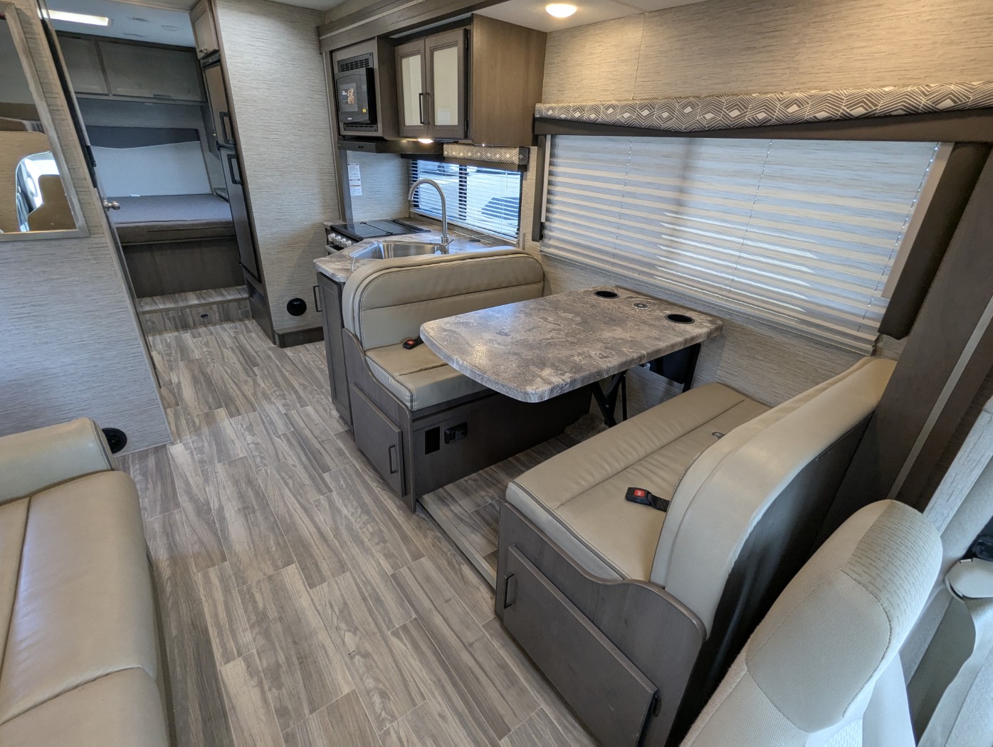 2024 Thor Motor Coach Four Winds 28Z - Image 7