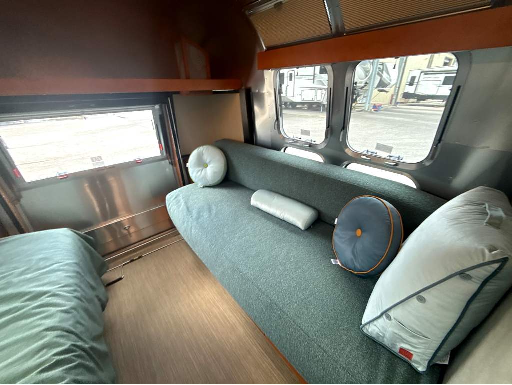 2026 AIRSTREAM FRANK LLOYD WRIGHT 28RBT - Image 27