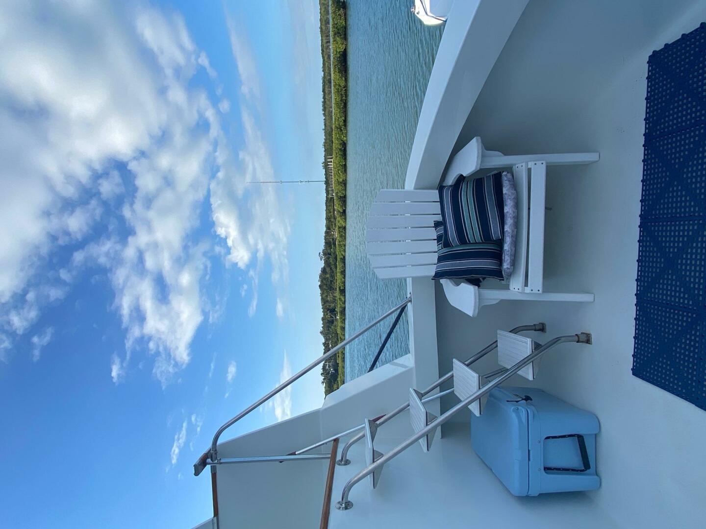 1994 Hatteras 70 Cockpit Motor Yacht - Image 9