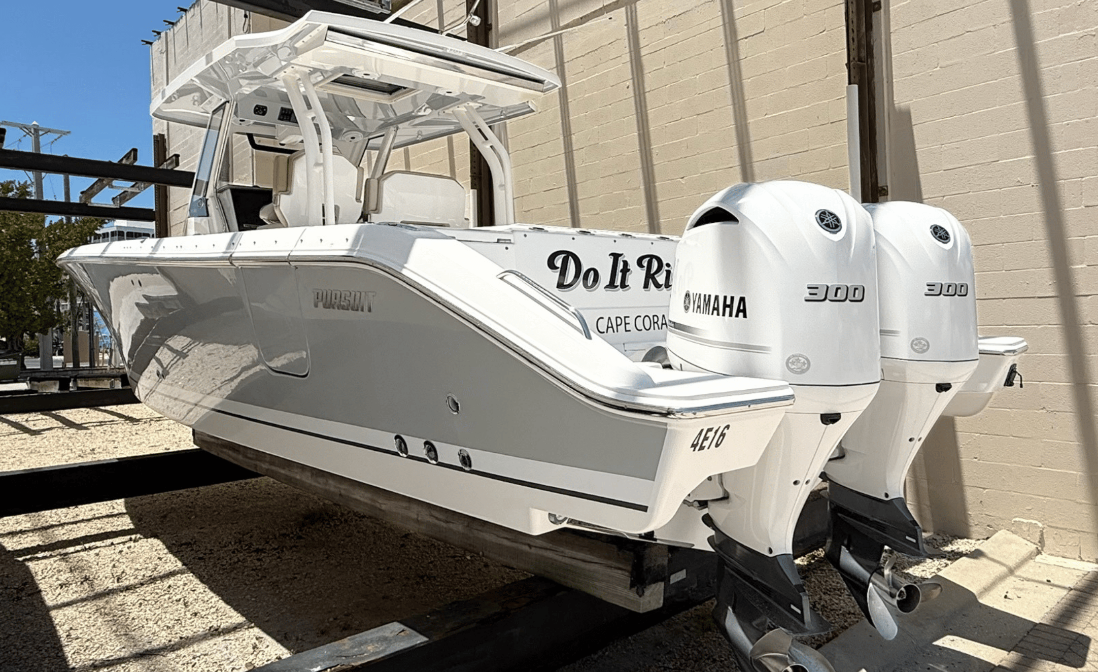 2020 PURSUIT S328 - Image 70