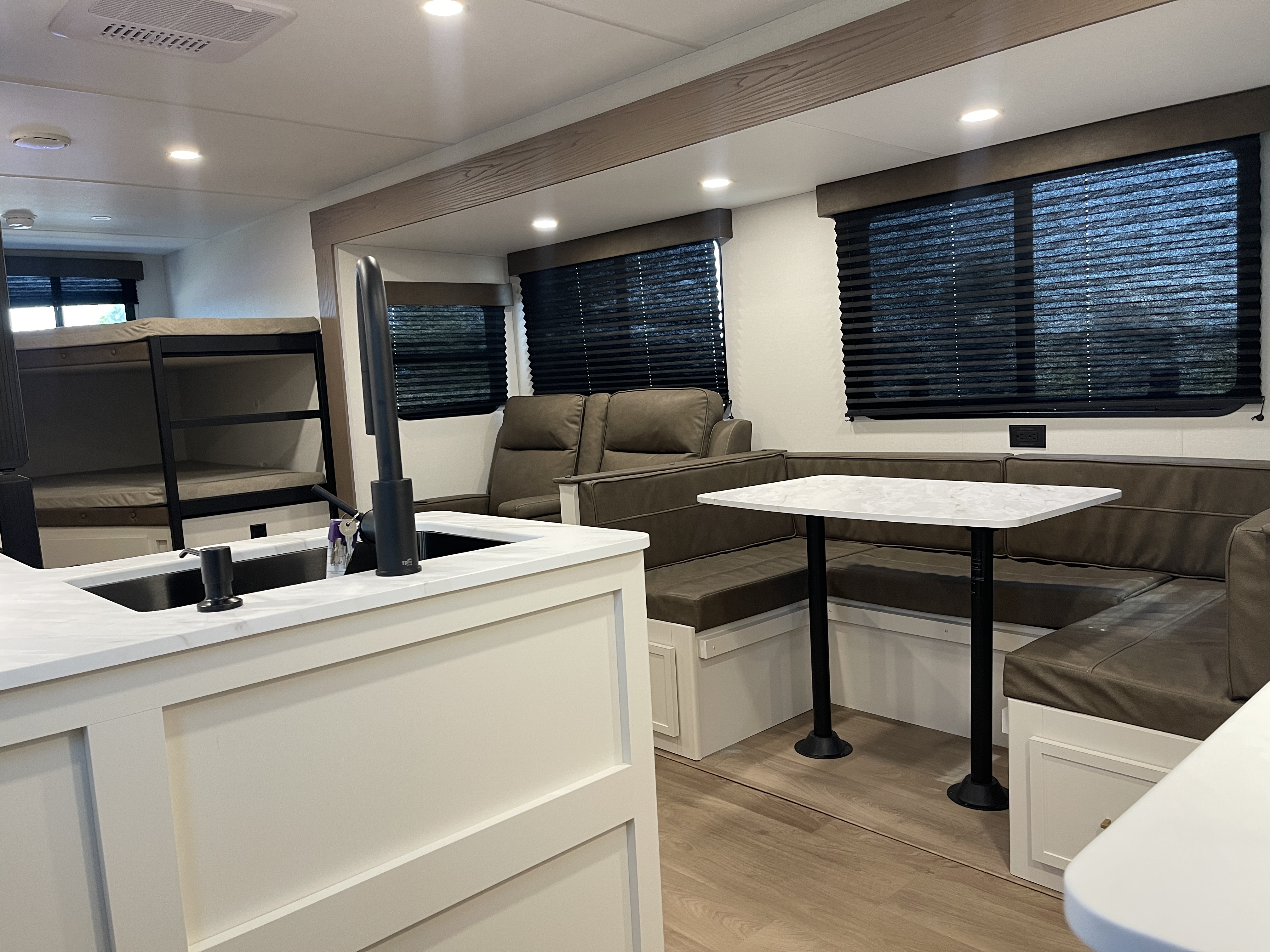 2027 Grand Design Transcend XPLOR 27DBX - Image 11