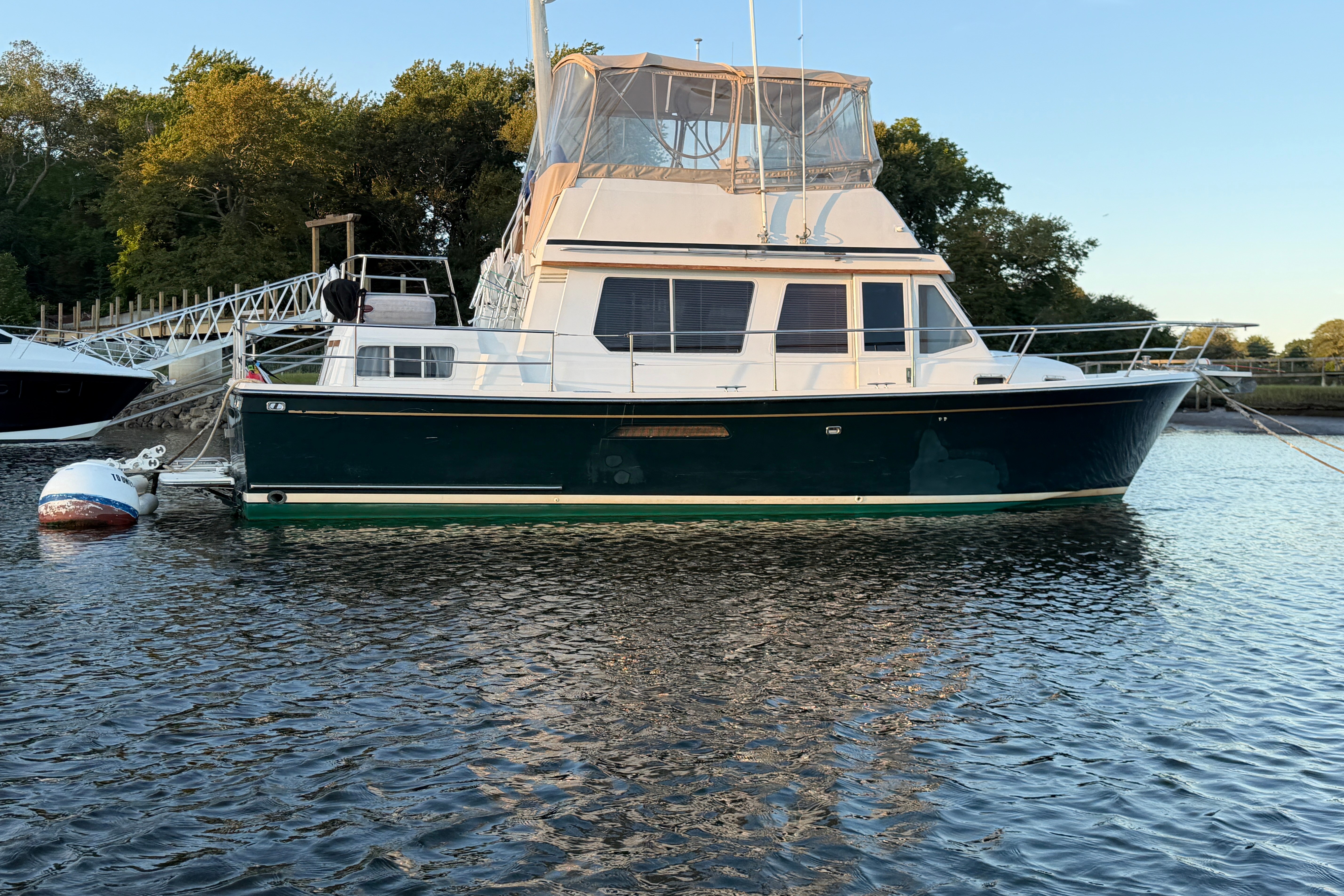 1998 Sabreline 36 AFT CABIN - Image 16